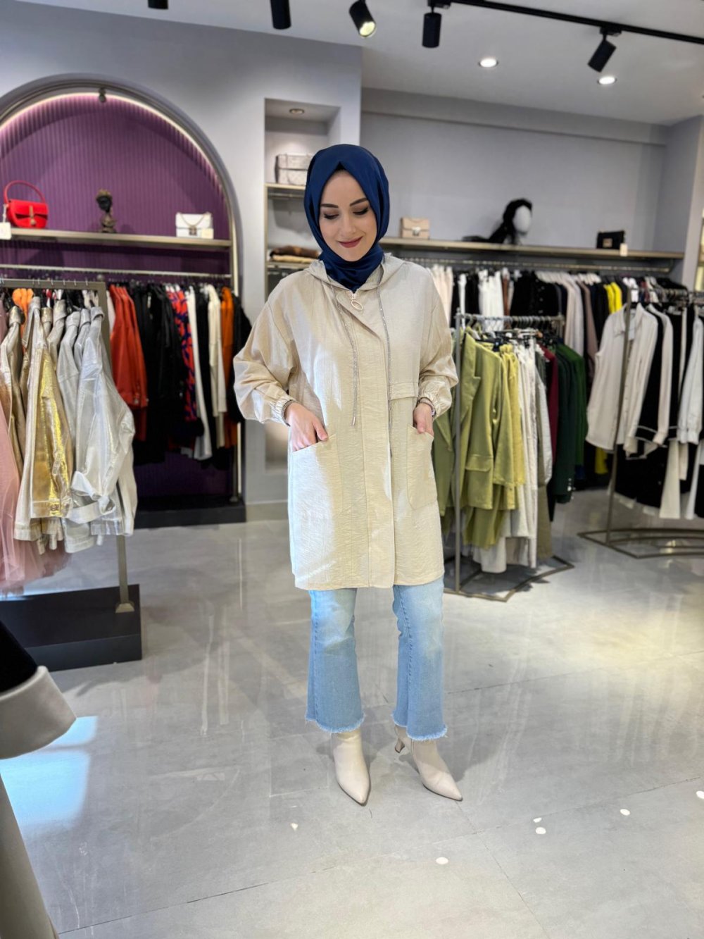 Alice Close Beige Beige
