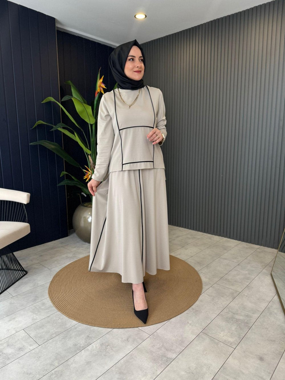 Bamboo Set with Trimmed Skirt in Stone Color