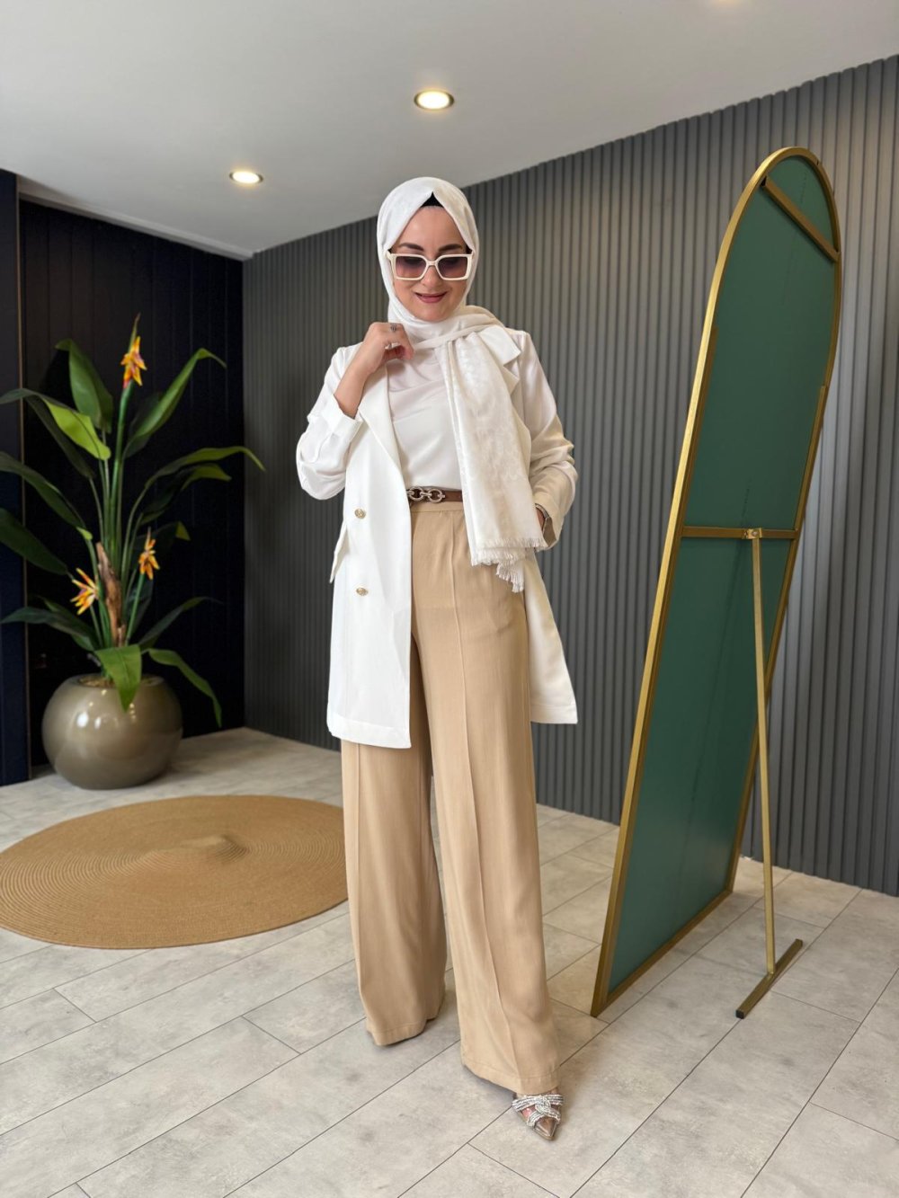 High-Waisted Belted Trousers Beige