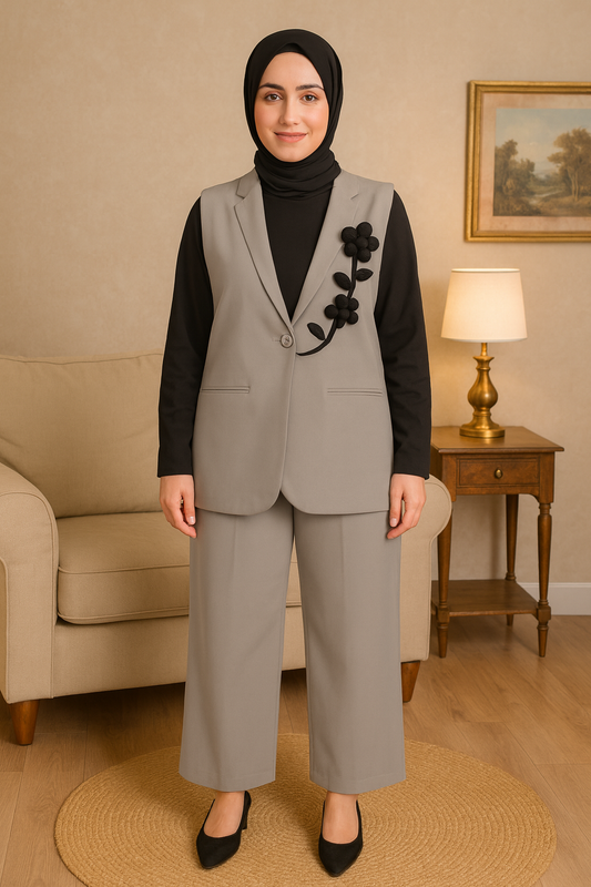 A two-piece sleeveless vest and pants set