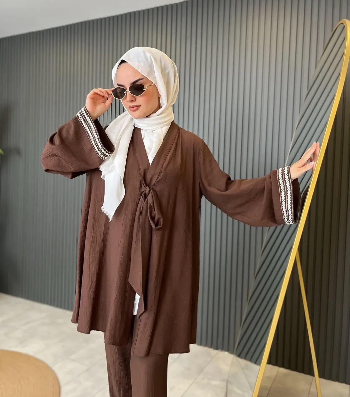 Levidor Embroidered Sleeve Pantsuit Set