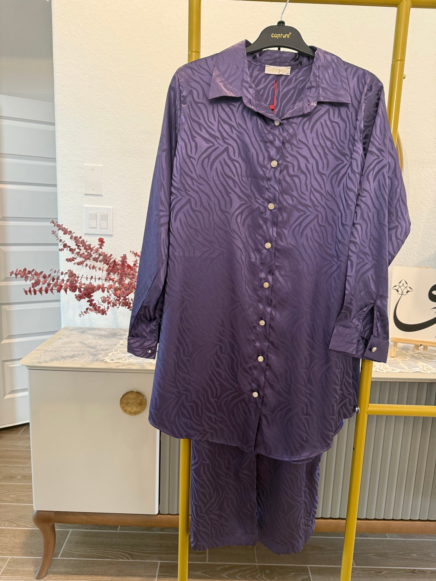 Elegant satin-finish tunic sets with a subtle zebra-textured jacquard pattern