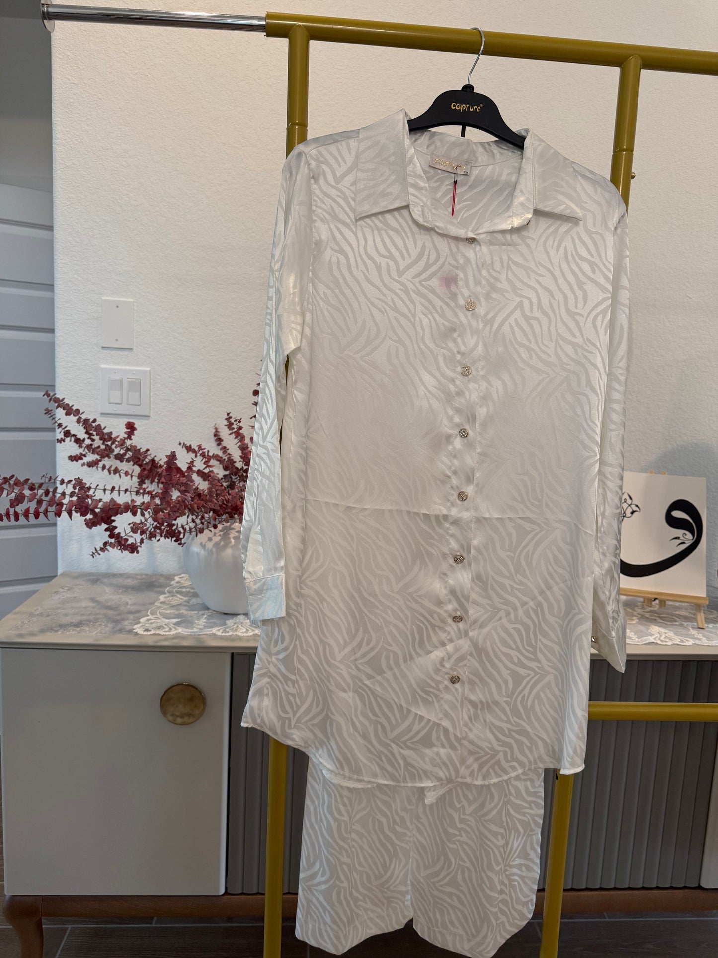 Elegant satin-finish tunic sets with a subtle zebra-textured jacquard pattern