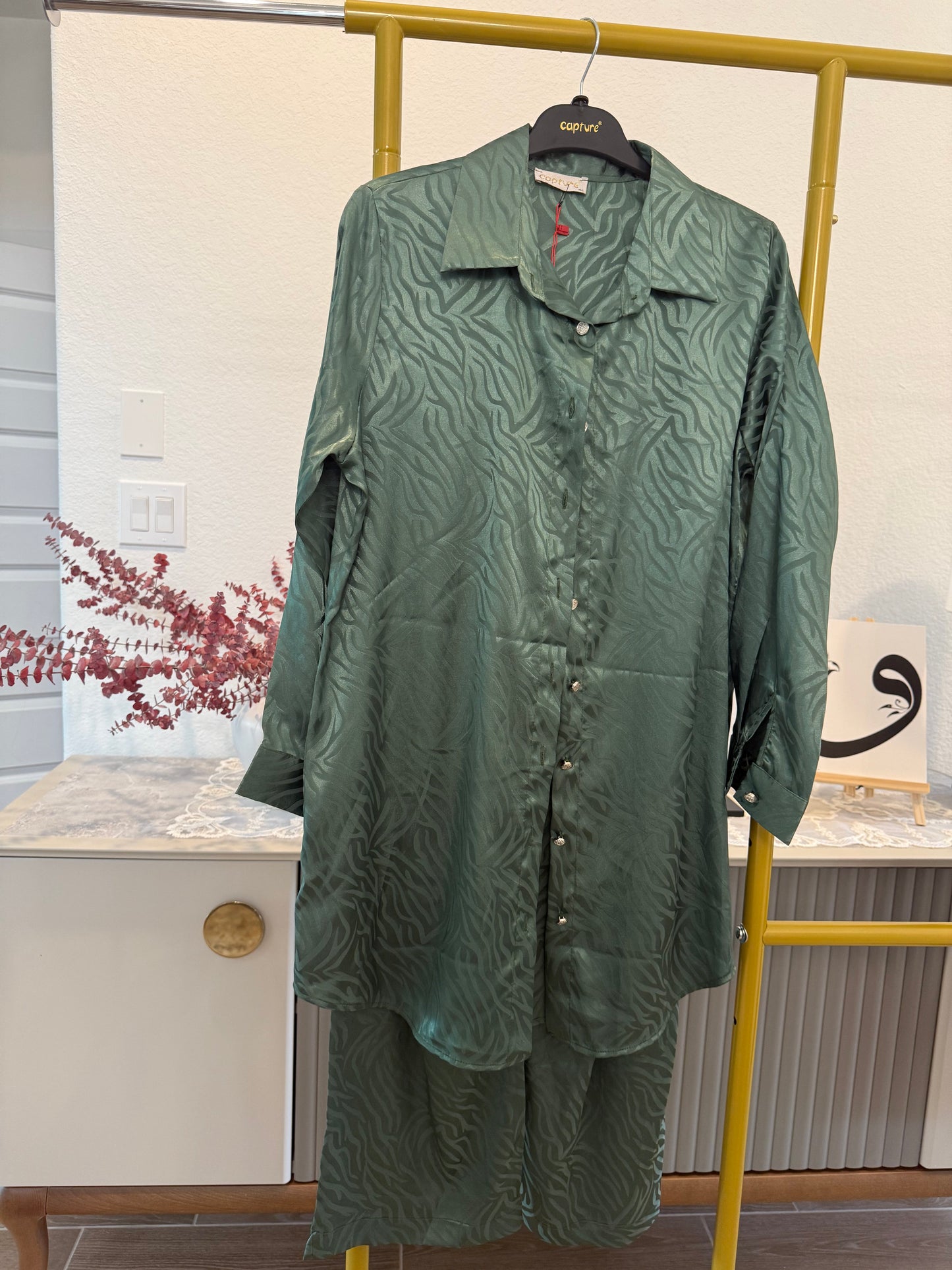 Elegant satin-finish tunic sets with a subtle zebra-textured jacquard pattern