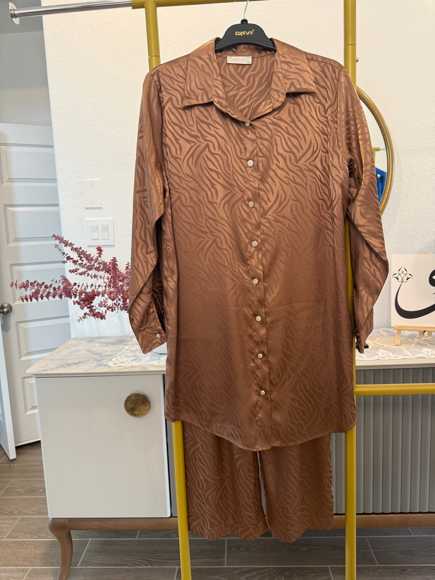 Elegant satin-finish tunic sets with a subtle zebra-textured jacquard pattern