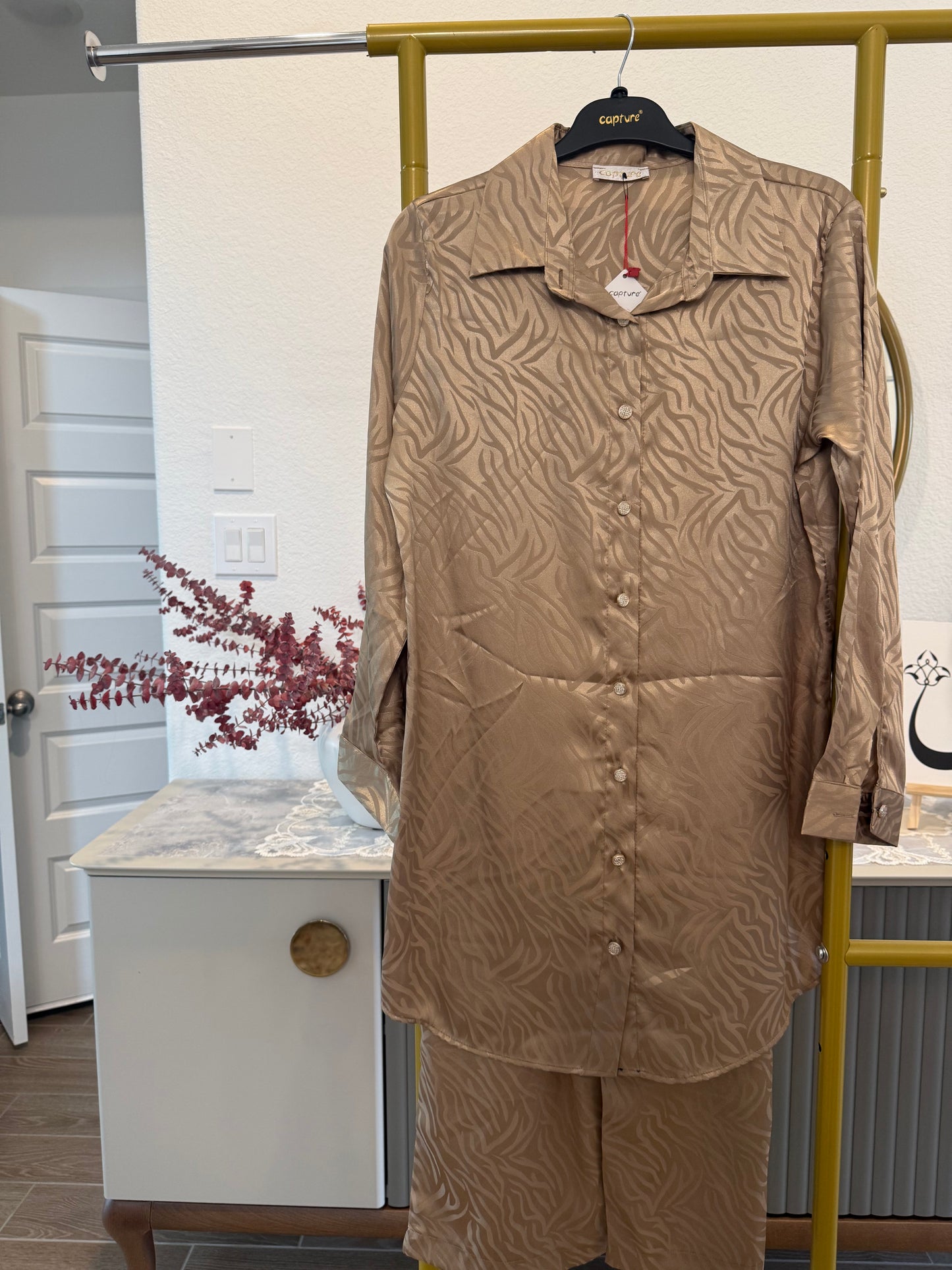 Elegant satin-finish tunic sets with a subtle zebra-textured jacquard pattern