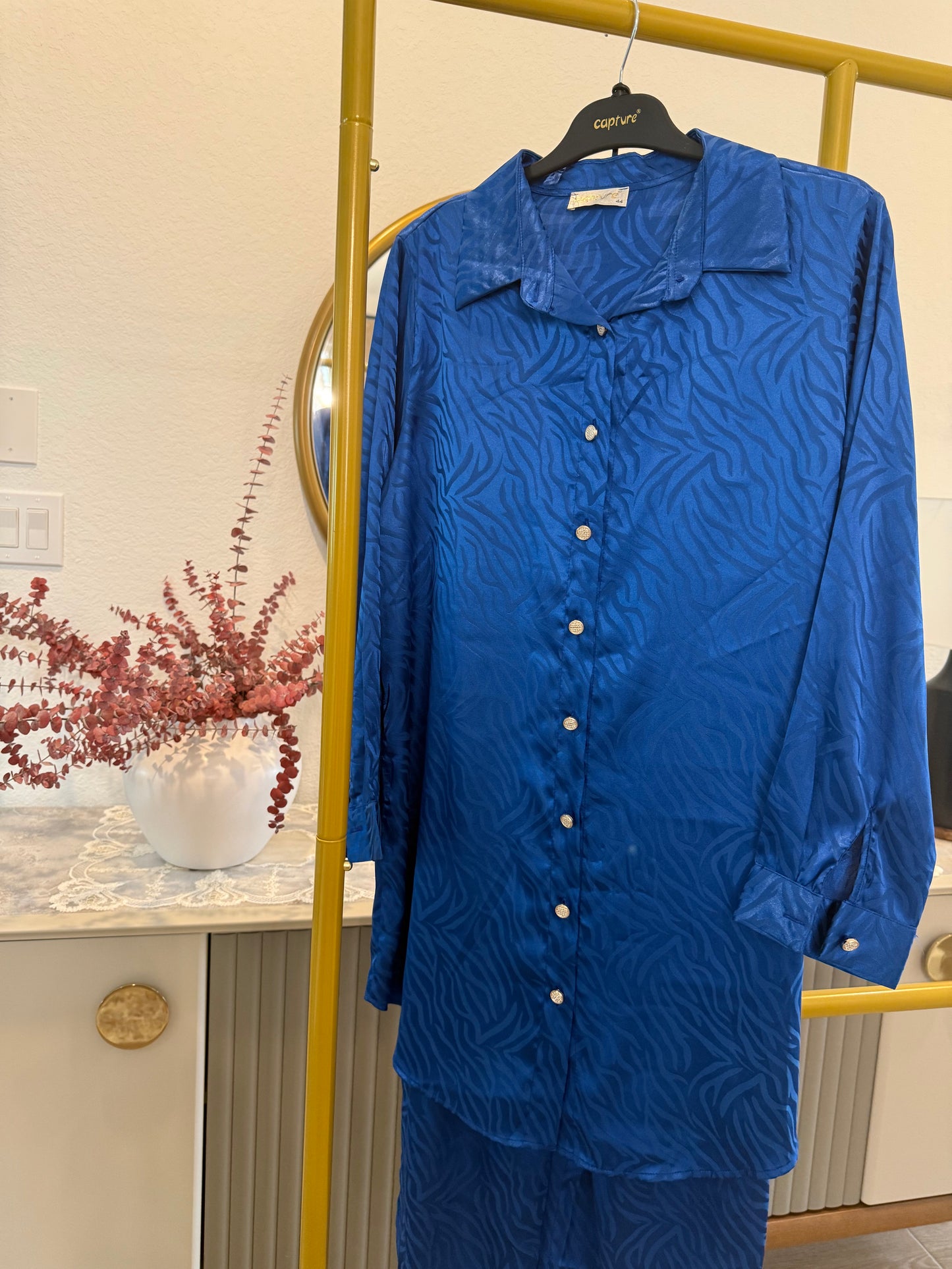 Elegant satin-finish tunic sets with a subtle zebra-textured jacquard pattern