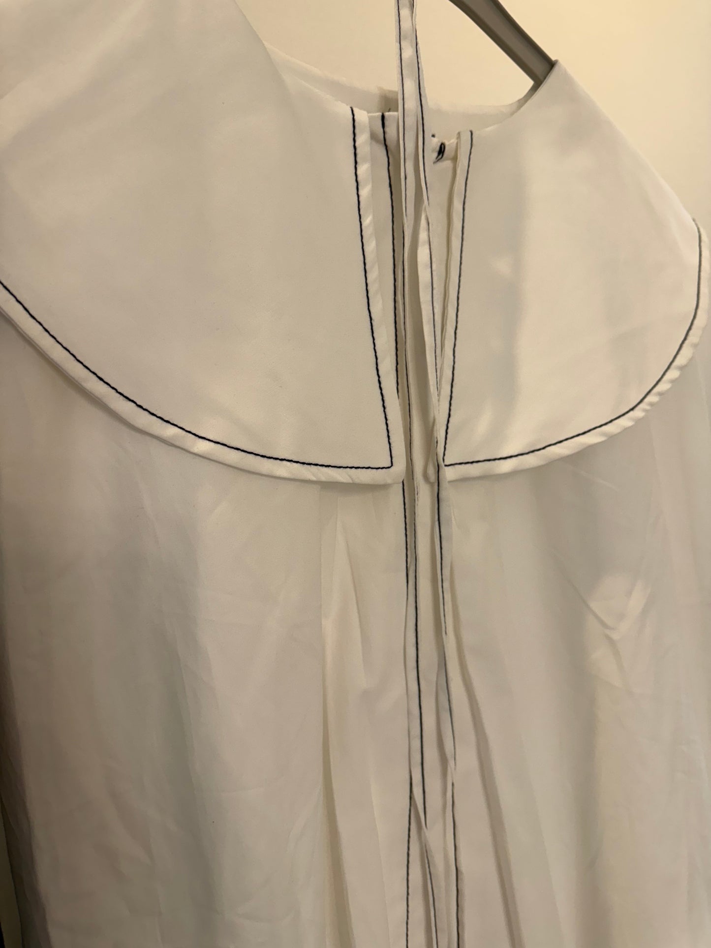 Long-sleeve blouses with oversized sailor-style collars