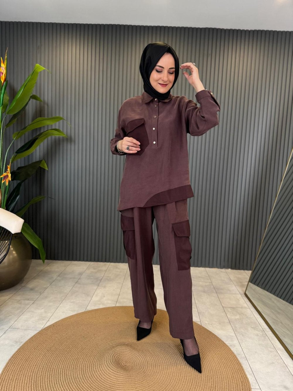 Dubai Garnished Pocket Passion Pants Set in Reddish Brown