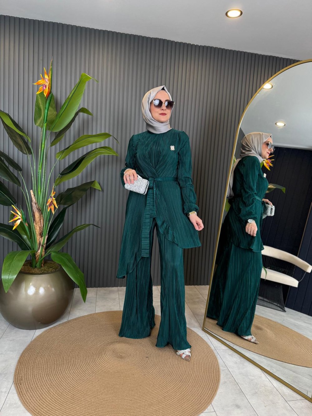 Silk Set with Waist Tie in Green