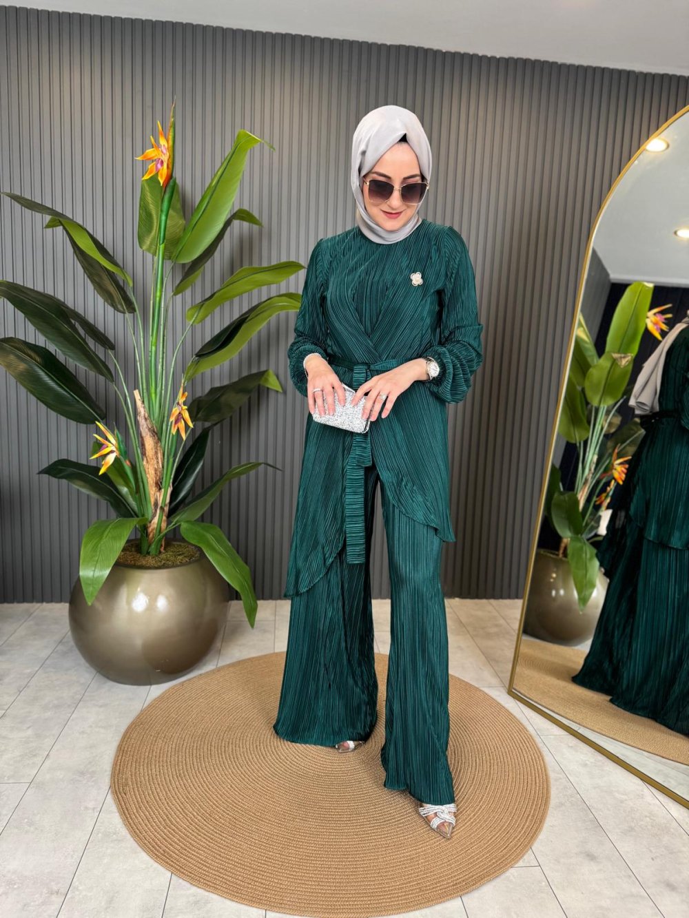 Silk Set with Waist Tie in Green