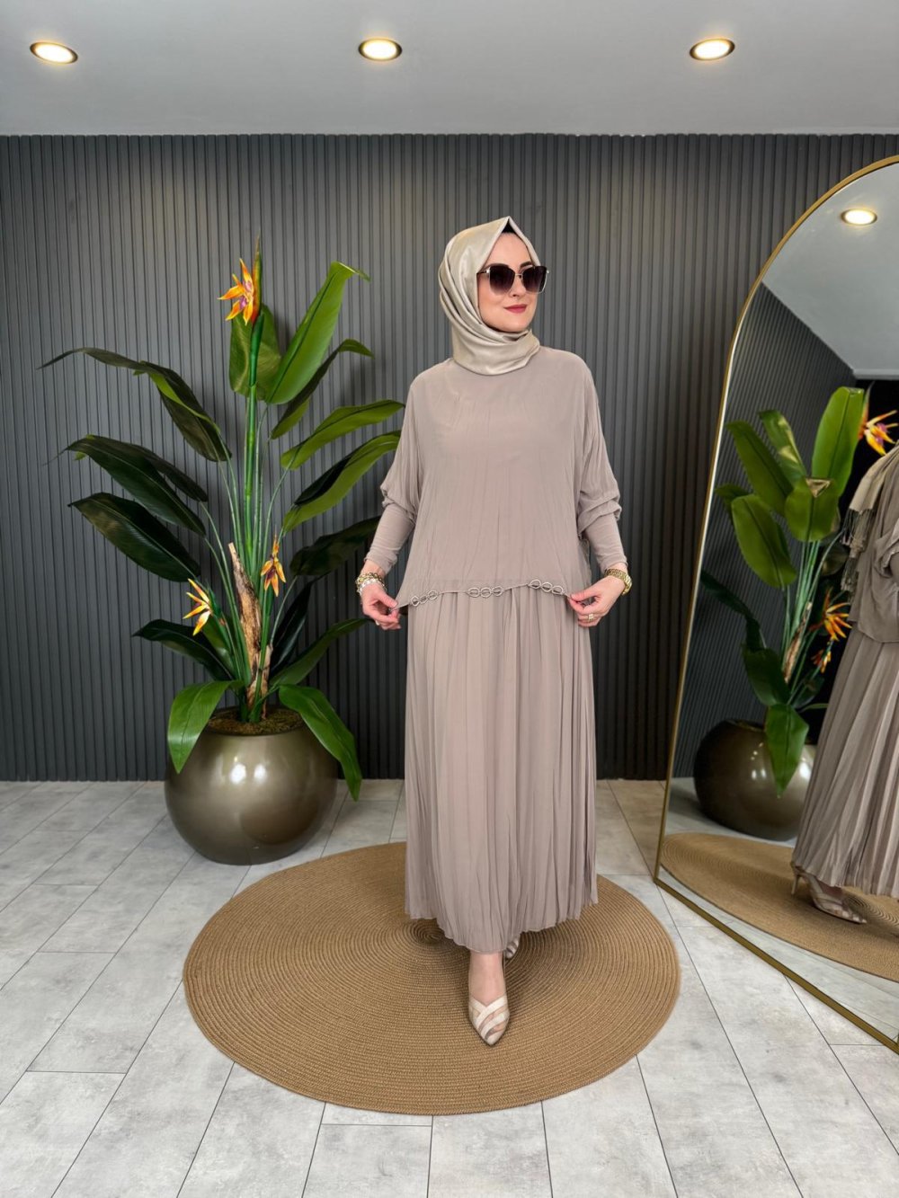 Beige Set with Tilda Detailed Chiffon Ruffled Skirt