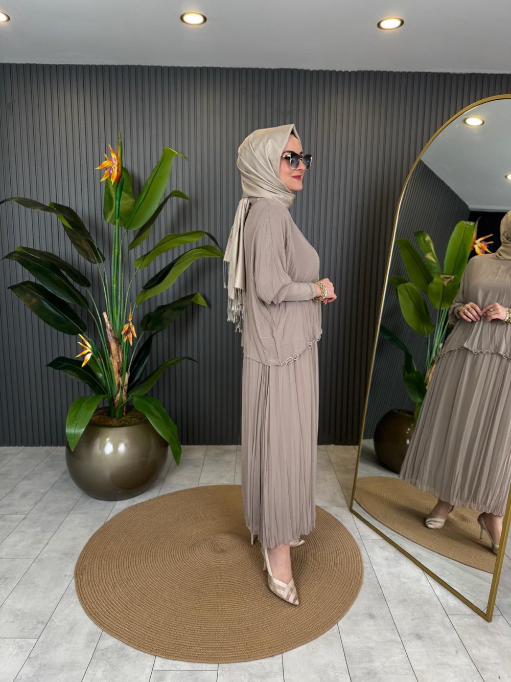 Beige Set with Tilda Detailed Chiffon Ruffled Skirt