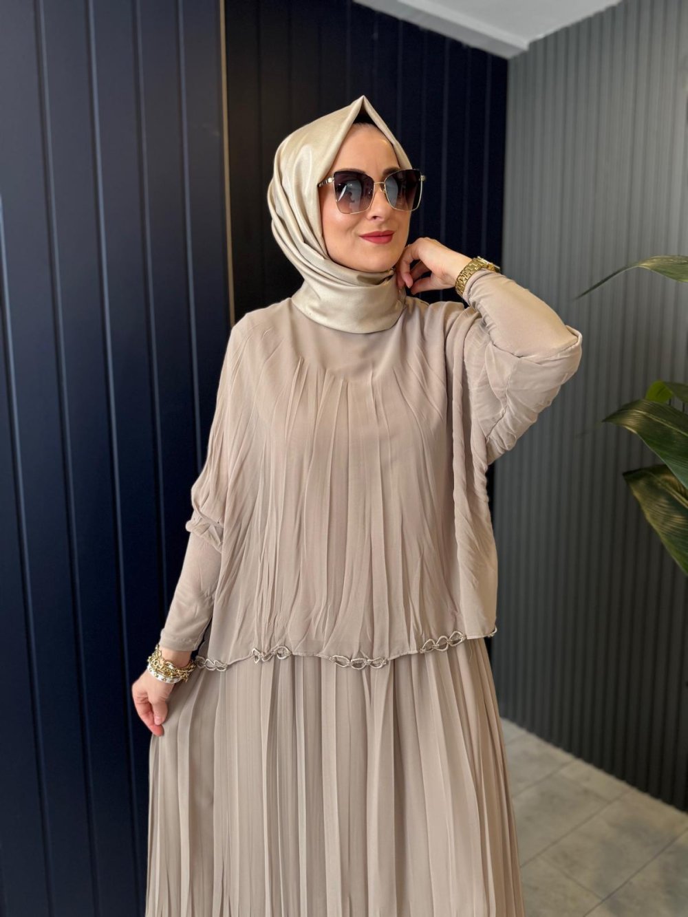 Beige Set with Tilda Detailed Chiffon Ruffled Skirt