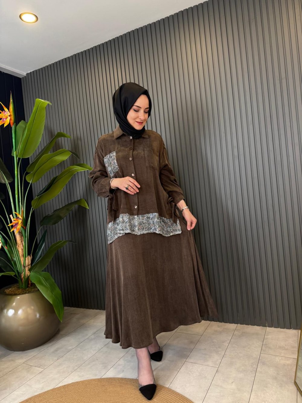 Coffee Set with Sequin Embellishment