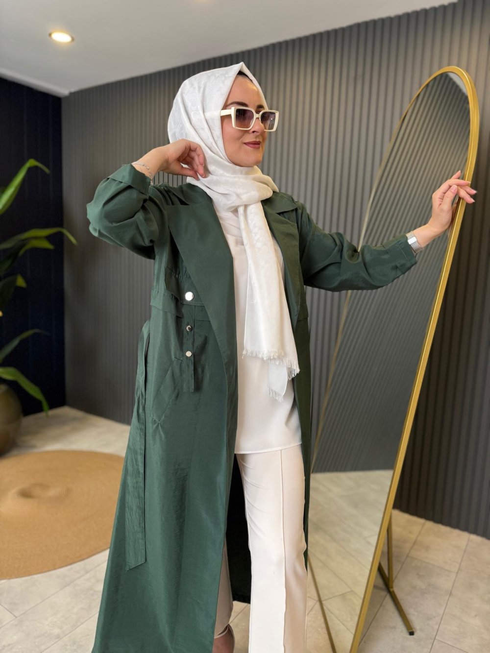 Single Pocket Staple Detailed Dubai Belted Coat Green