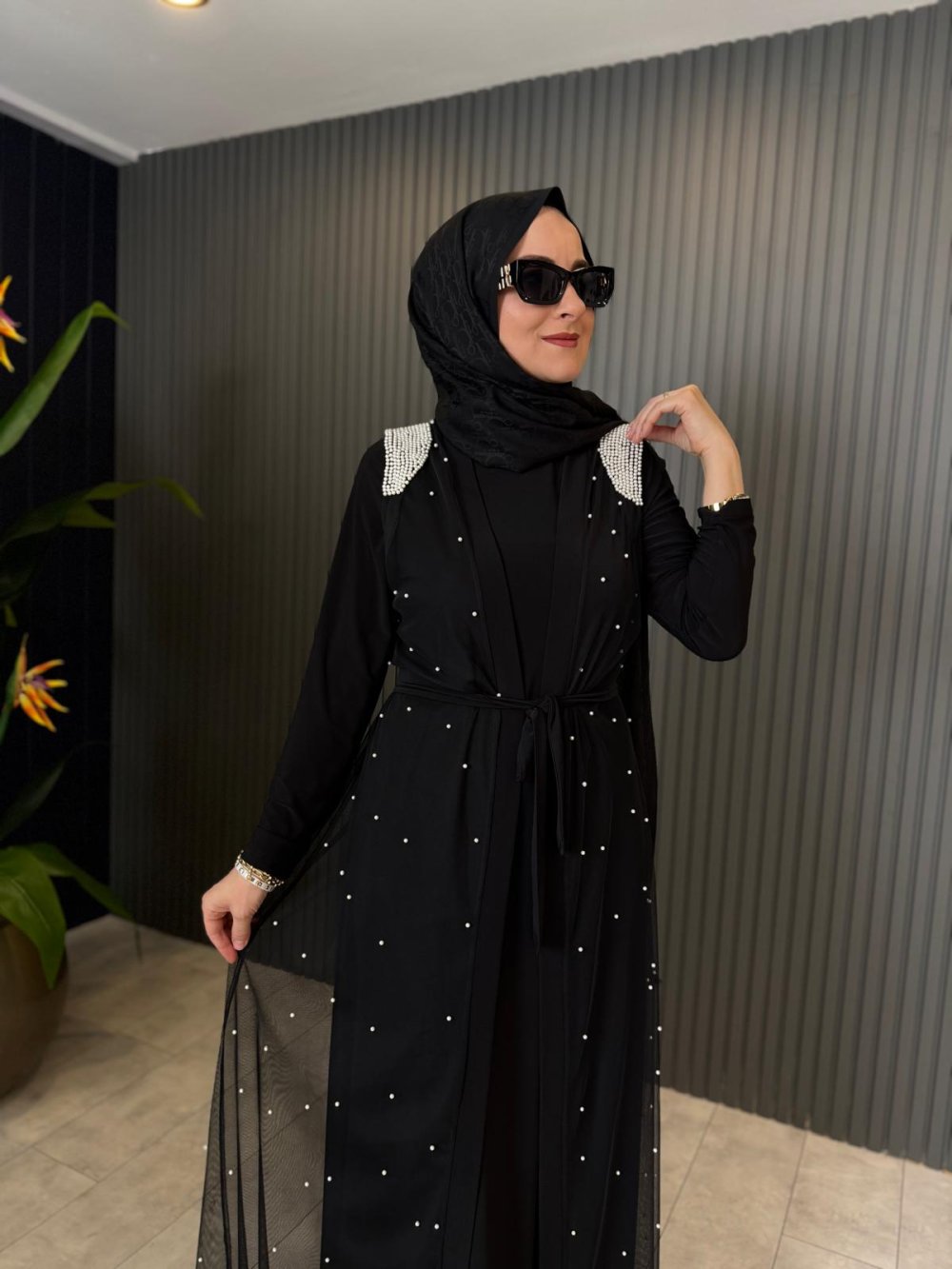 Vest with Pearl Abaya Set Black Black