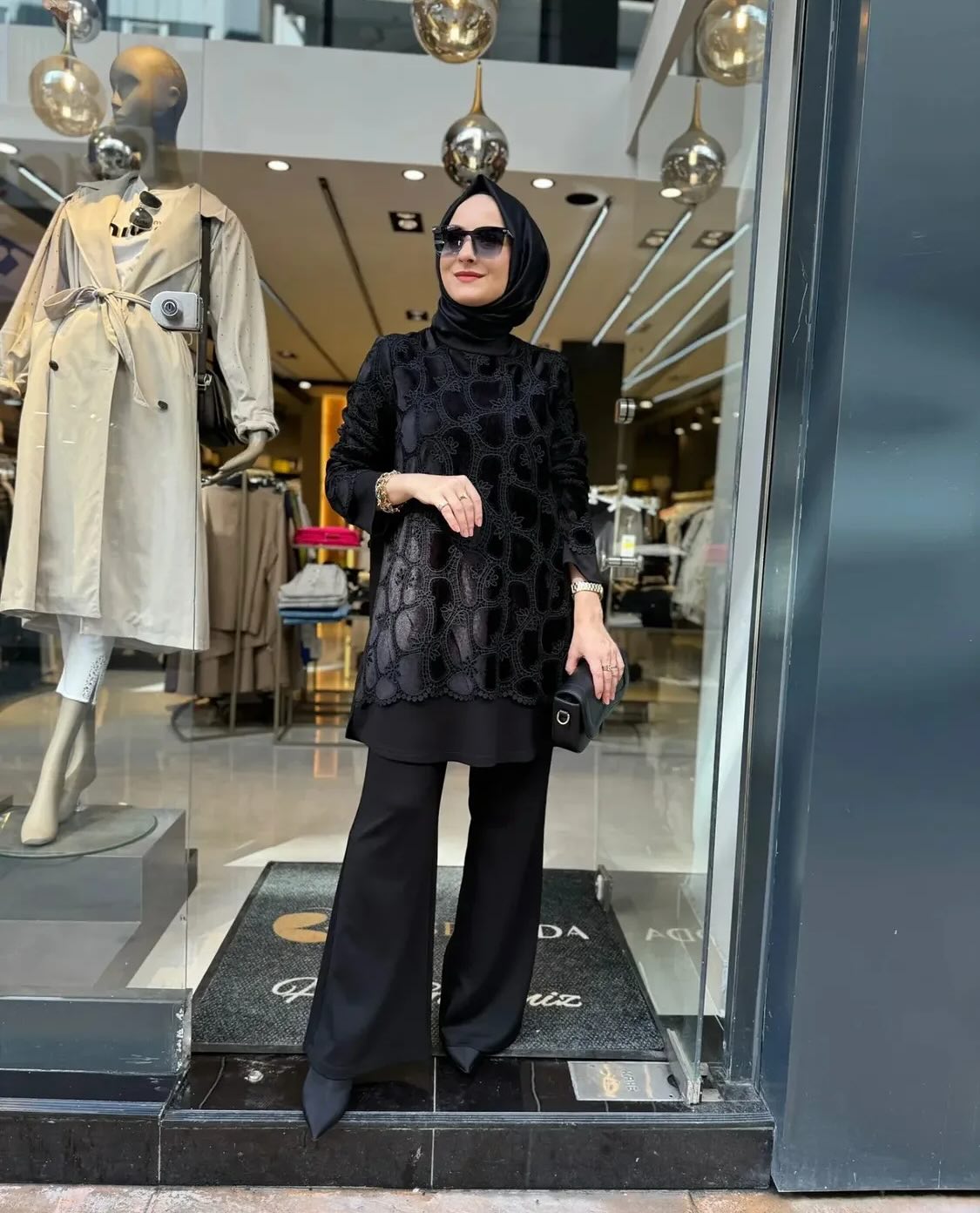 Black Velvet Lace Detailed Set