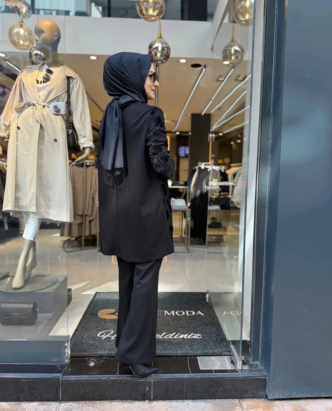 Black Velvet Lace Detailed Set