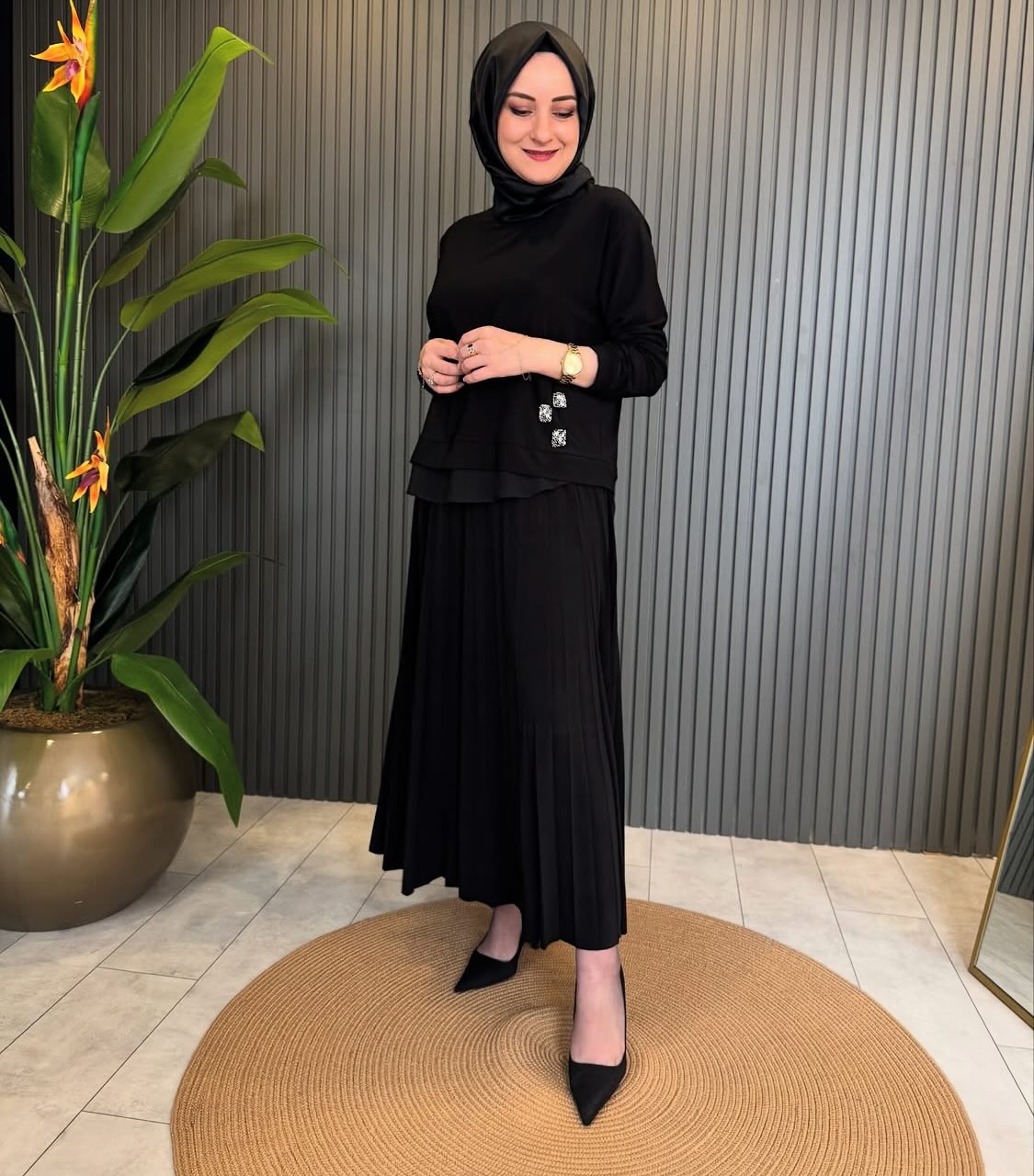 Stone and Chiffon Detailed Pleated Tilda Set