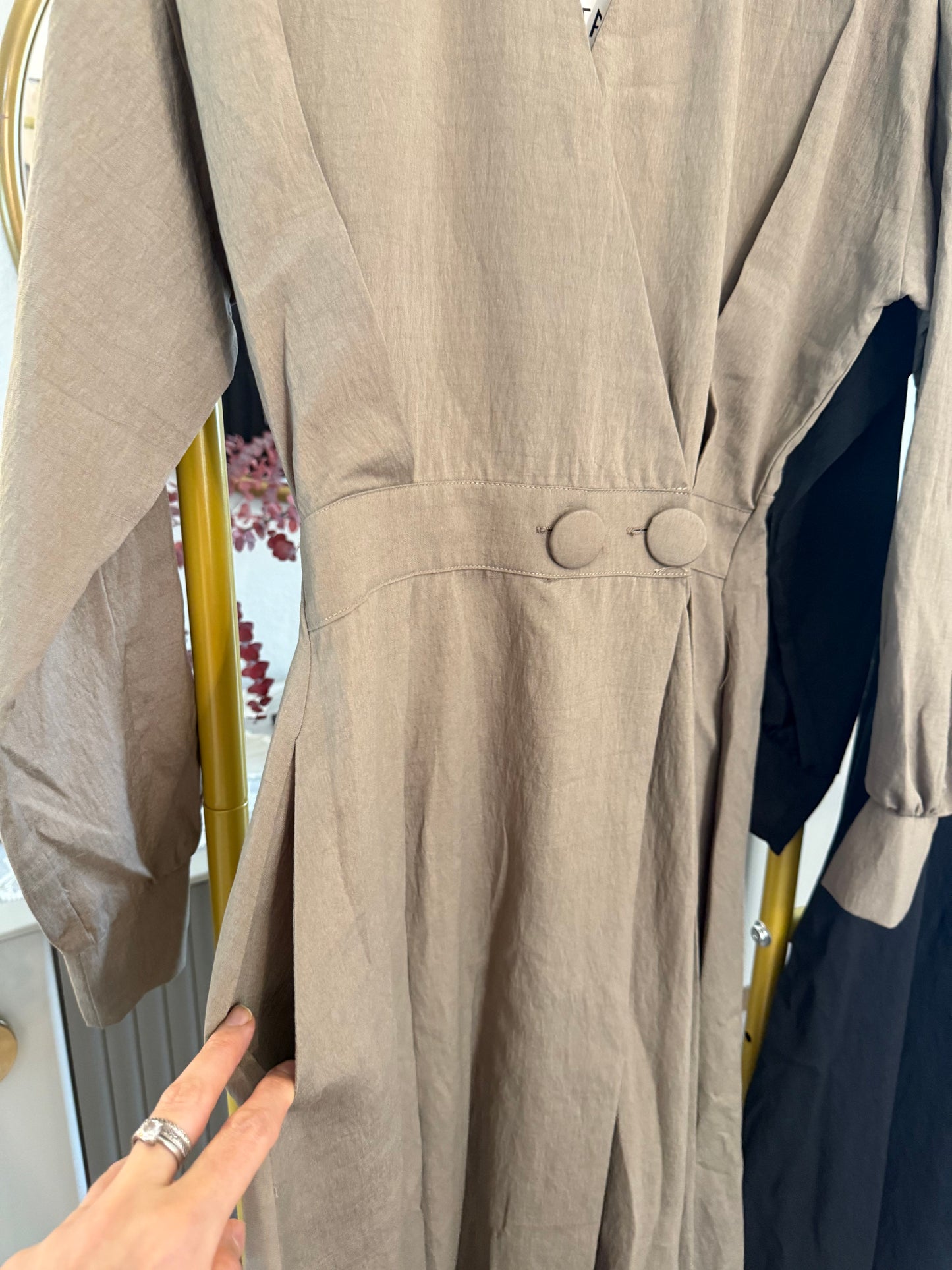 Elegant long-sleeve long dress