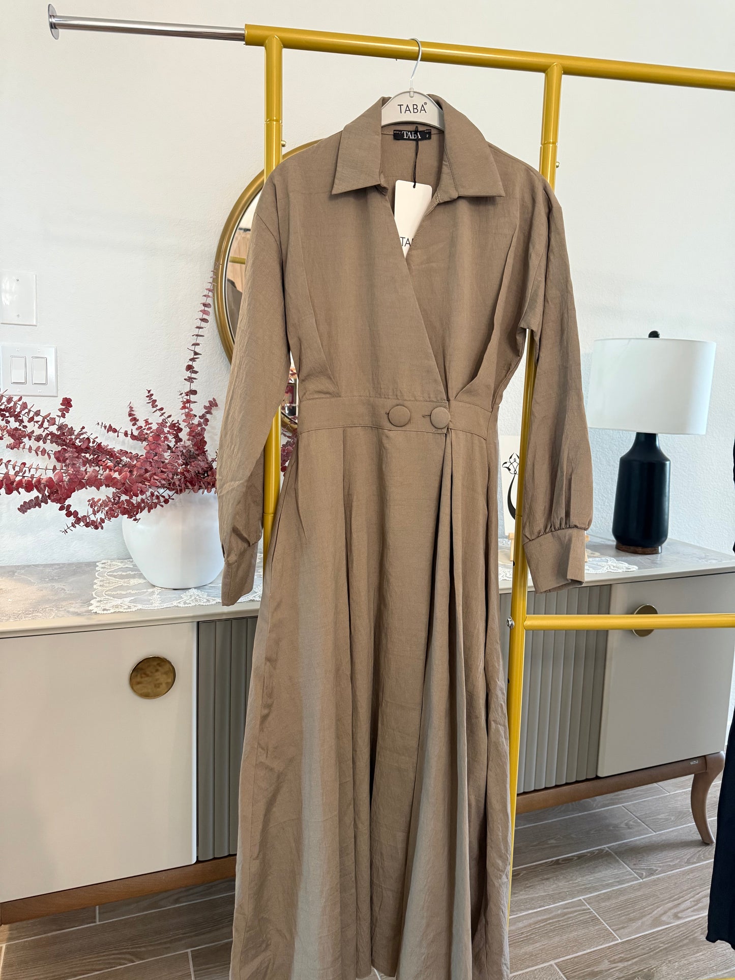 Elegant long-sleeve long dress