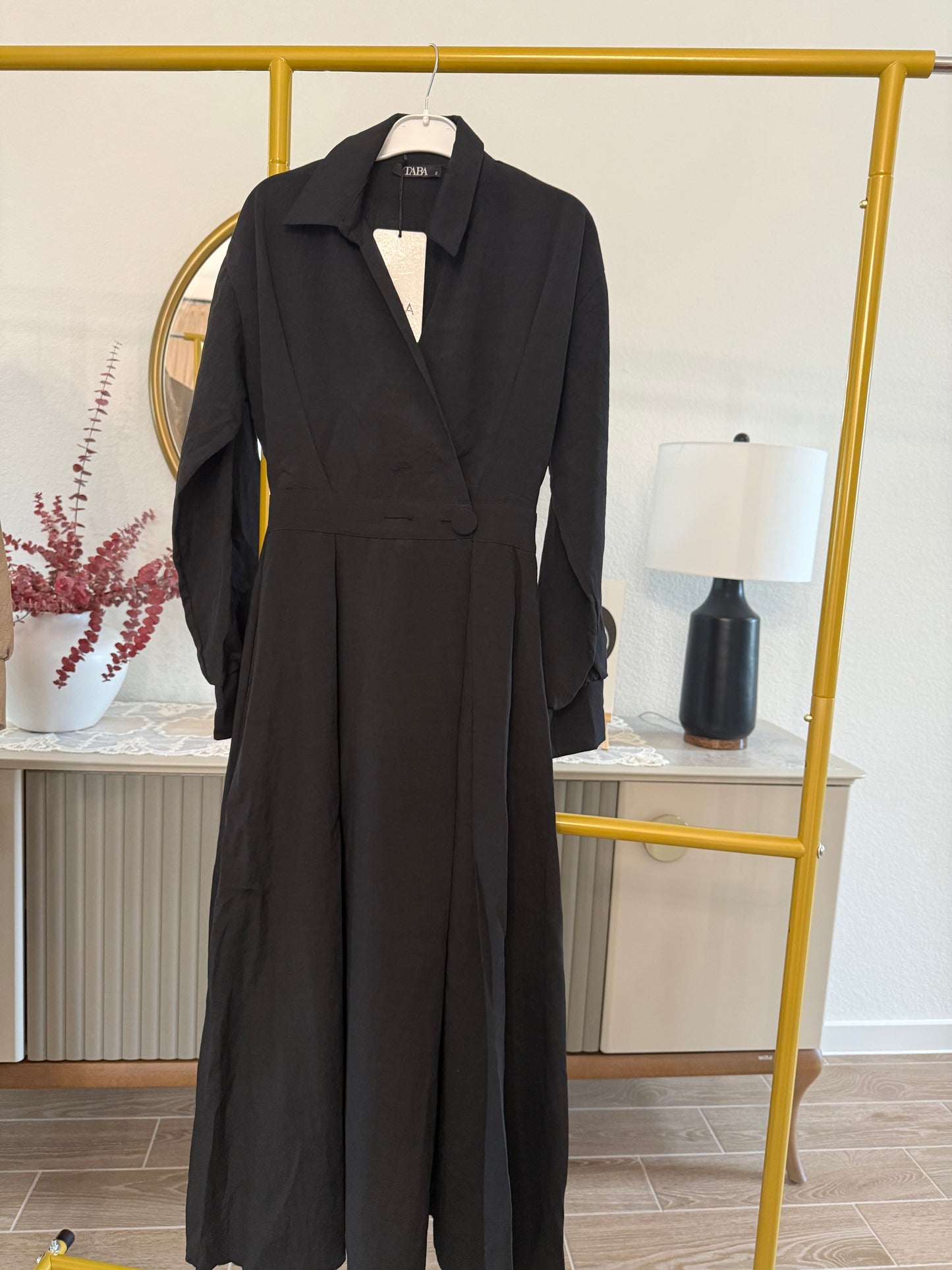 Elegant long-sleeve long dress