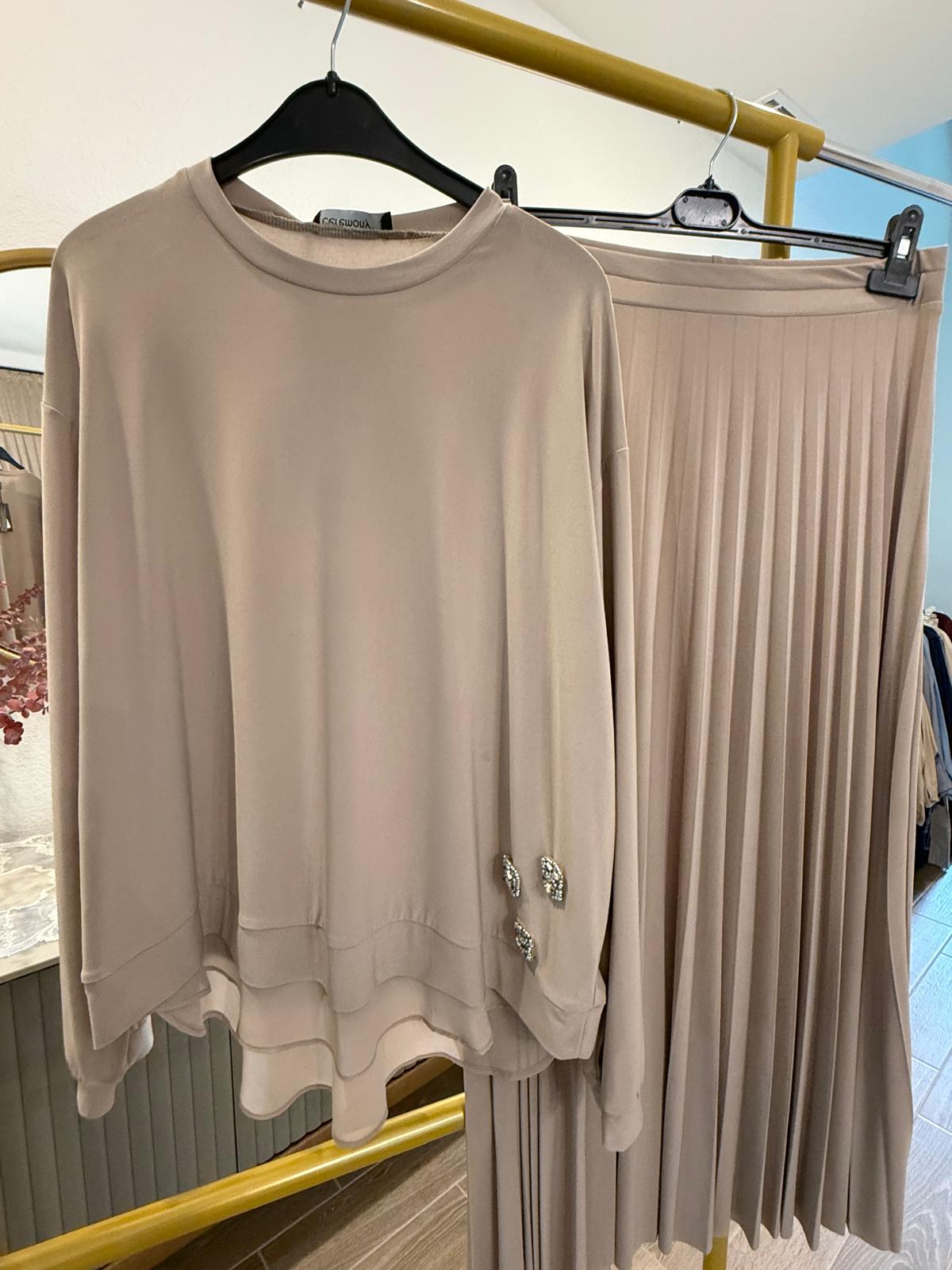 Stone and Chiffon Detailed Pleated Tilda Set