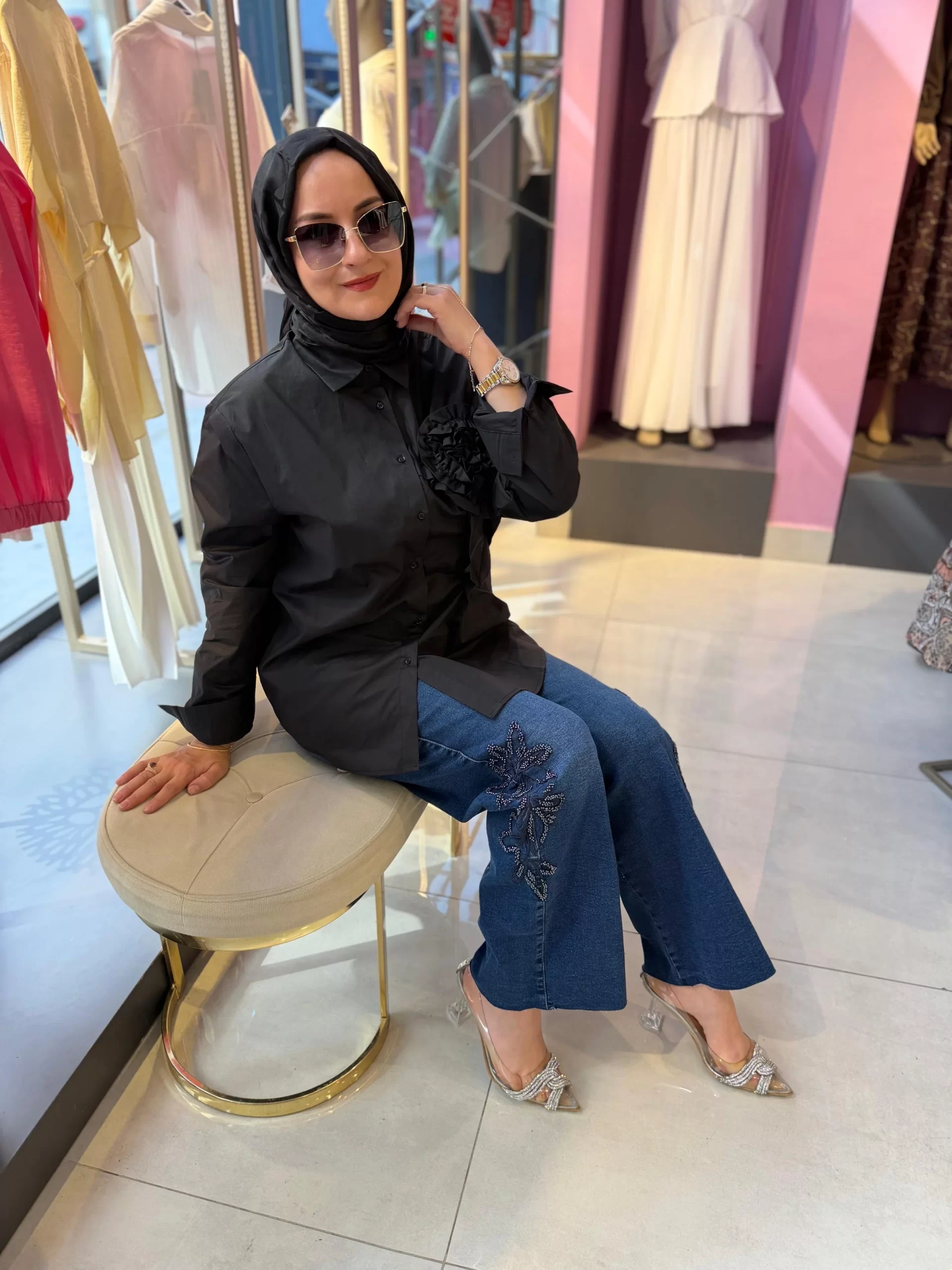Flower and Gem Embellished Jeans - Image 9
