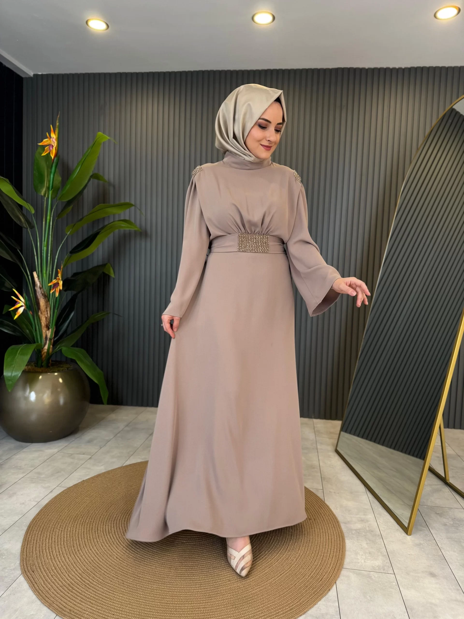 Faux Gem-embellished Abaya - Image 6