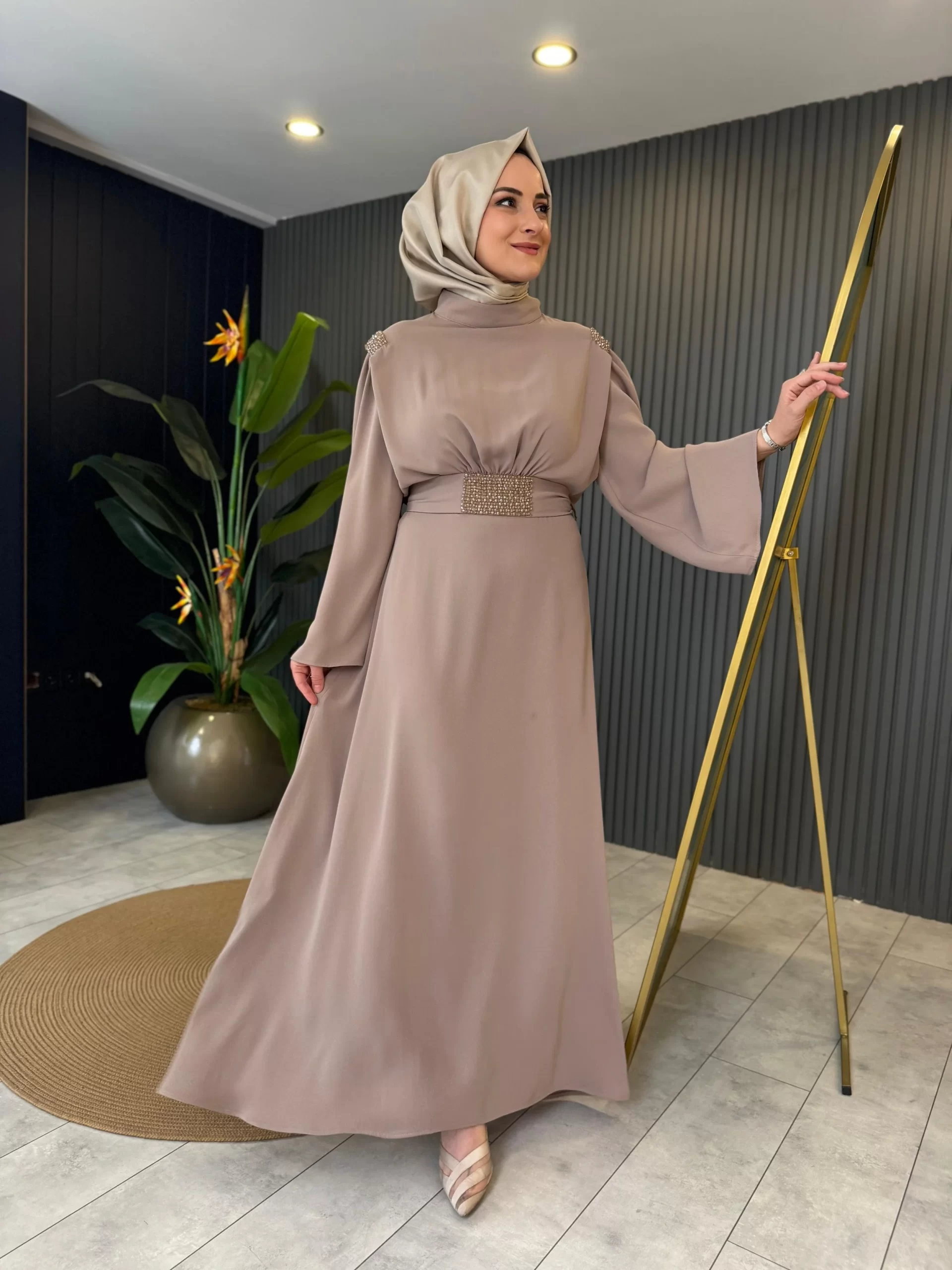 Faux Gem-embellished Abaya - Image 7